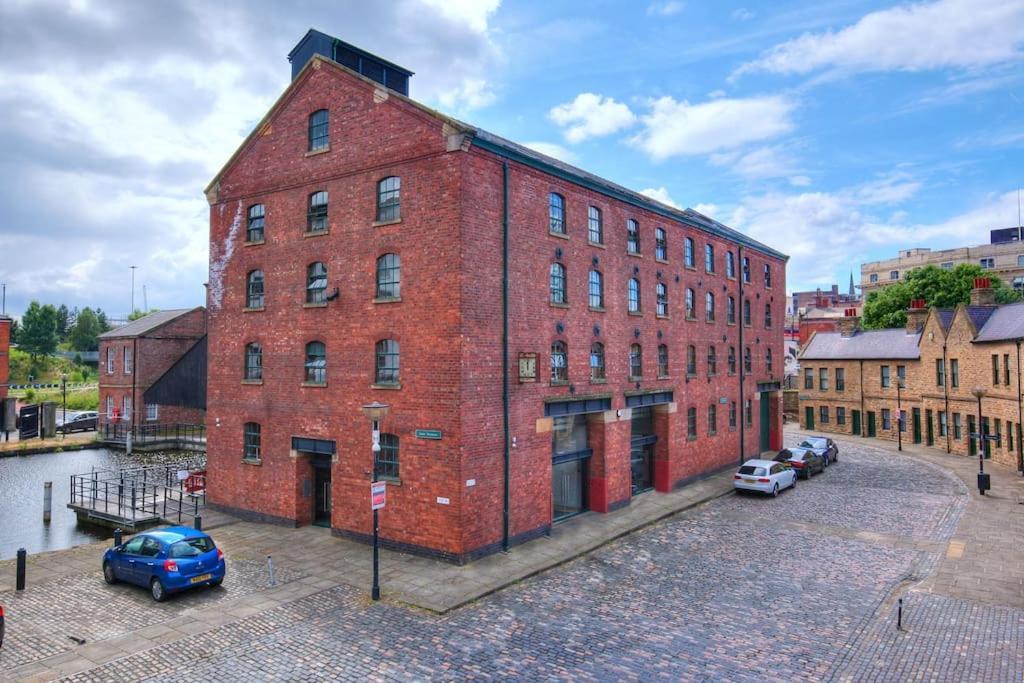 Beautiful 1-Bed Apartment In Grade Listed Warehouse - Victoria Quays, Sheffield City Centre, Free Parking, Pet Friendly, Netflix Eksteriør billede
