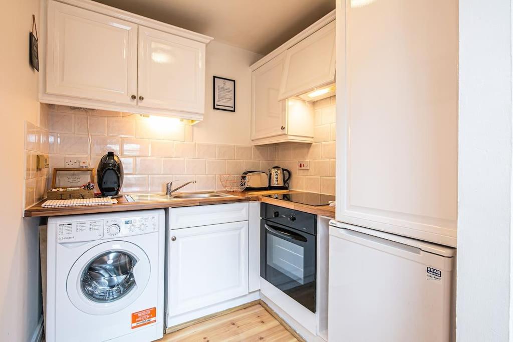 Beautiful 1-Bed Apartment In Grade Listed Warehouse - Victoria Quays, Sheffield City Centre, Free Parking, Pet Friendly, Netflix Eksteriør billede